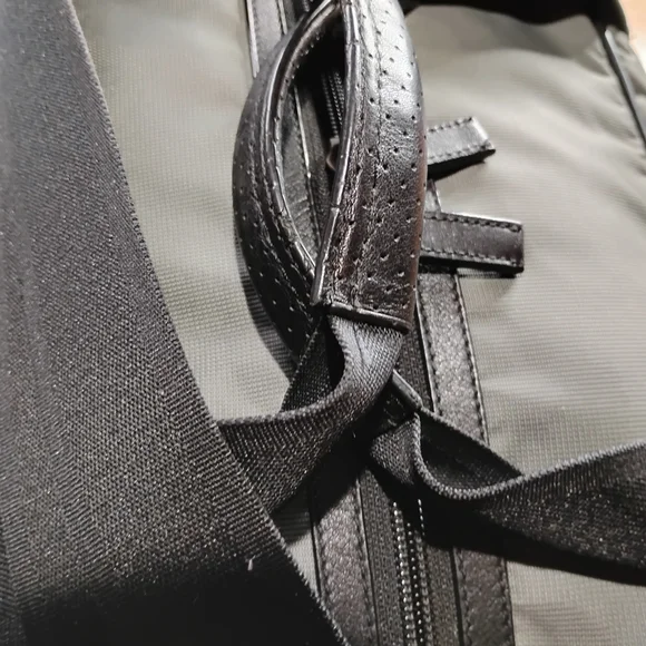 Coach Boston Voyager Green Duffel with Black Leather Trim - Picture 6 of 15